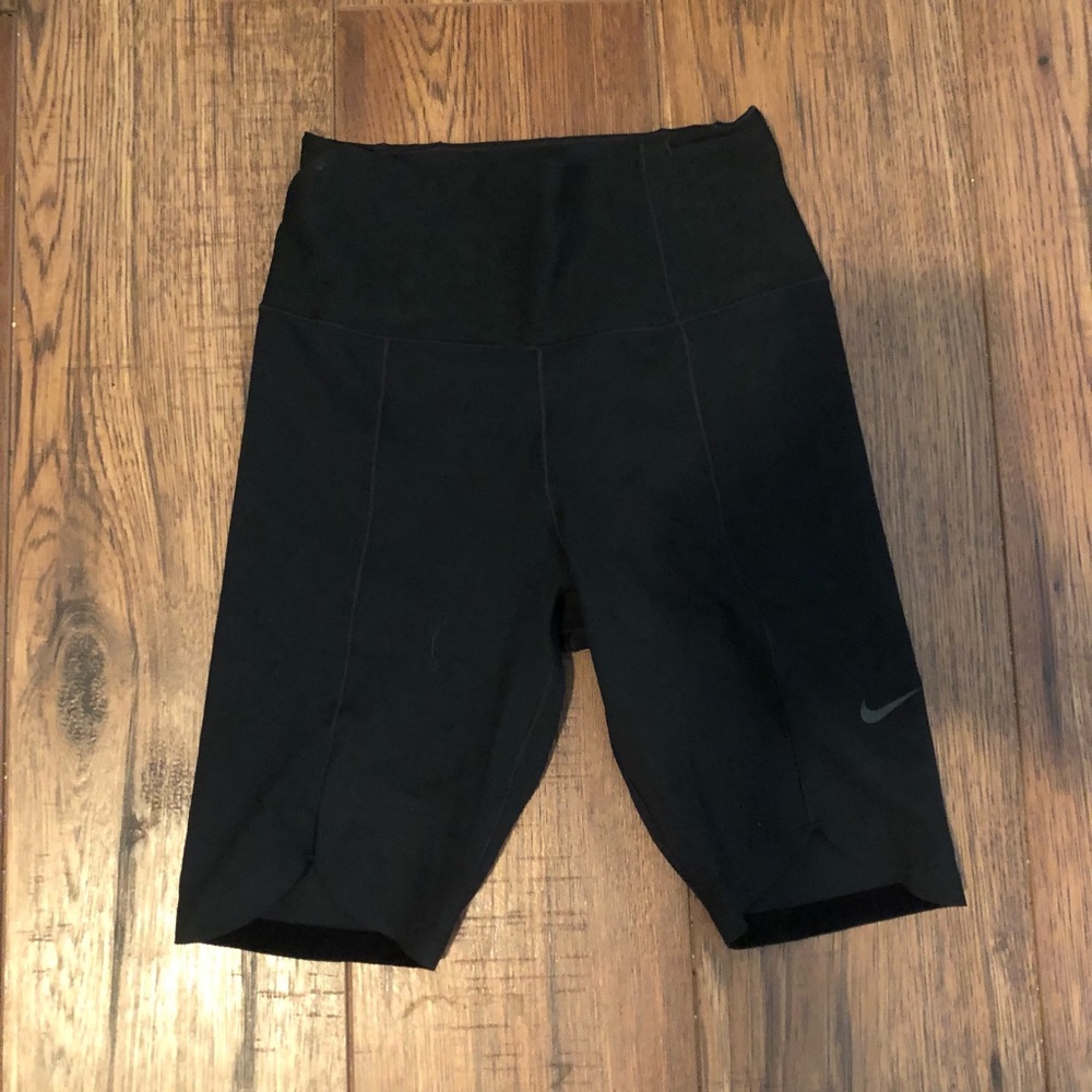 Women’s Nike Dri-Fit Biker Shorts (black)